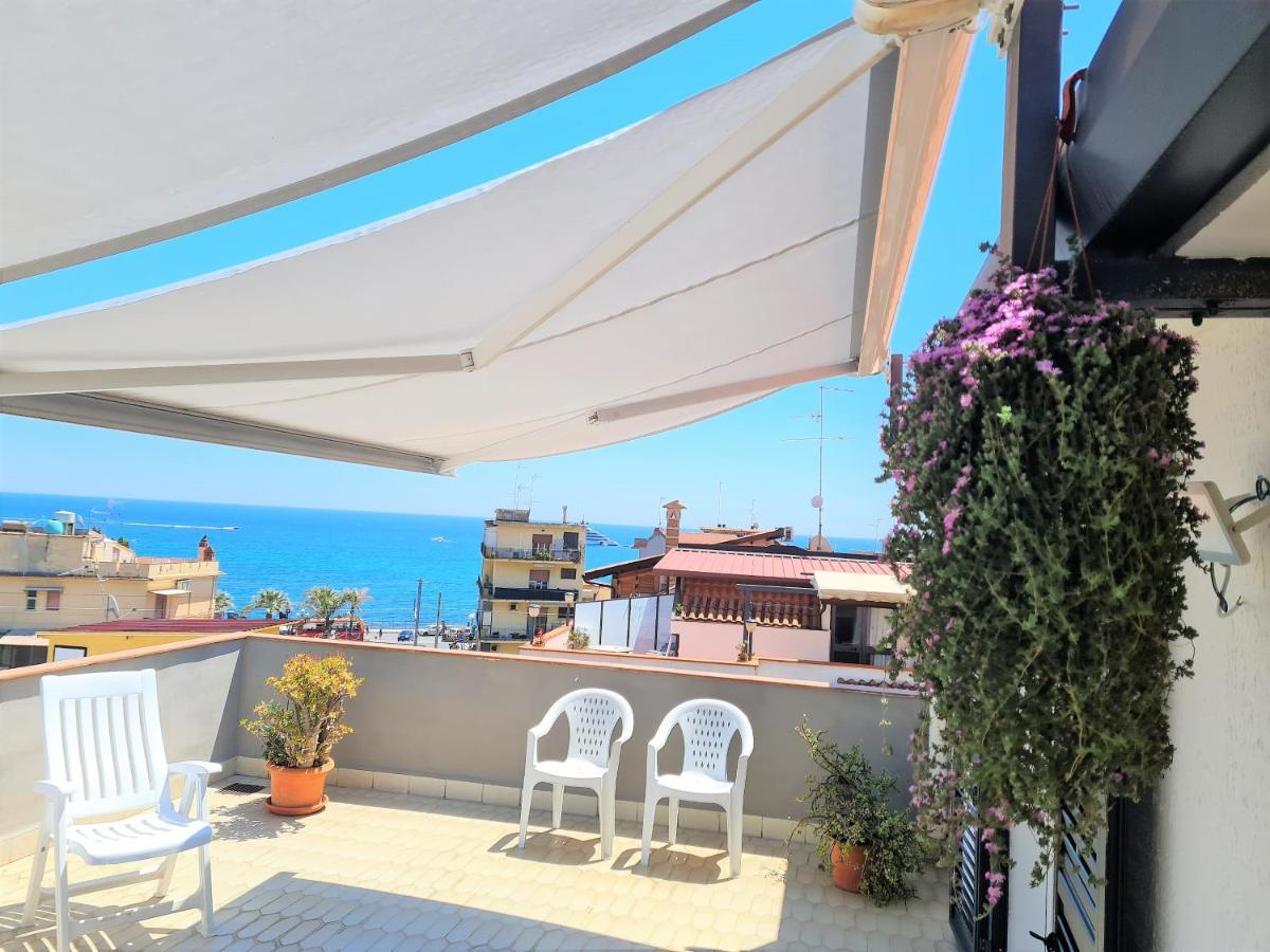 Suite Home Panorama Giardini Naxos Exterior photo