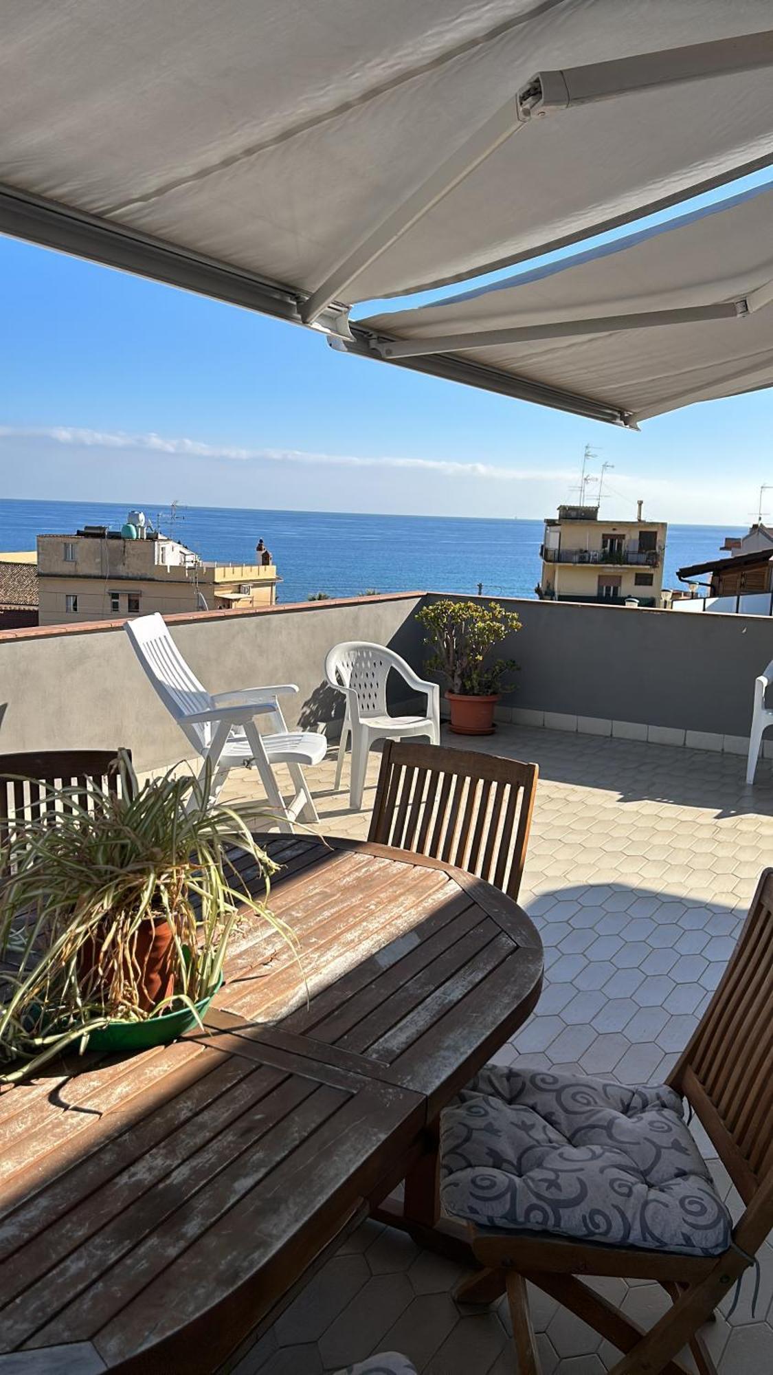 Suite Home Panorama Giardini Naxos Exterior photo